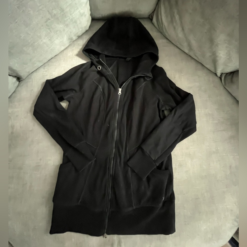 black zip up sweater